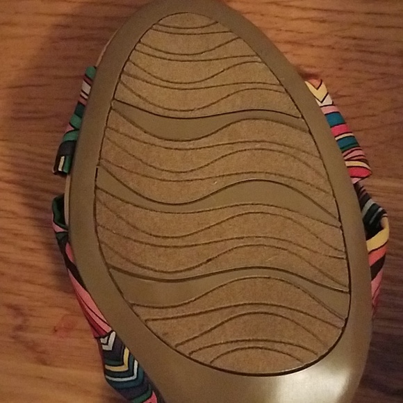 Psychedelic Slingbacks - Picture 4 of 5